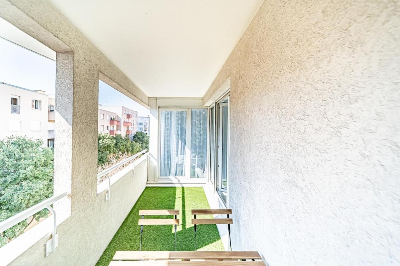 Appartement Cosy Avec Balcony And Garage-Charpennes فيليوربان المظهر الخارجي الصورة
