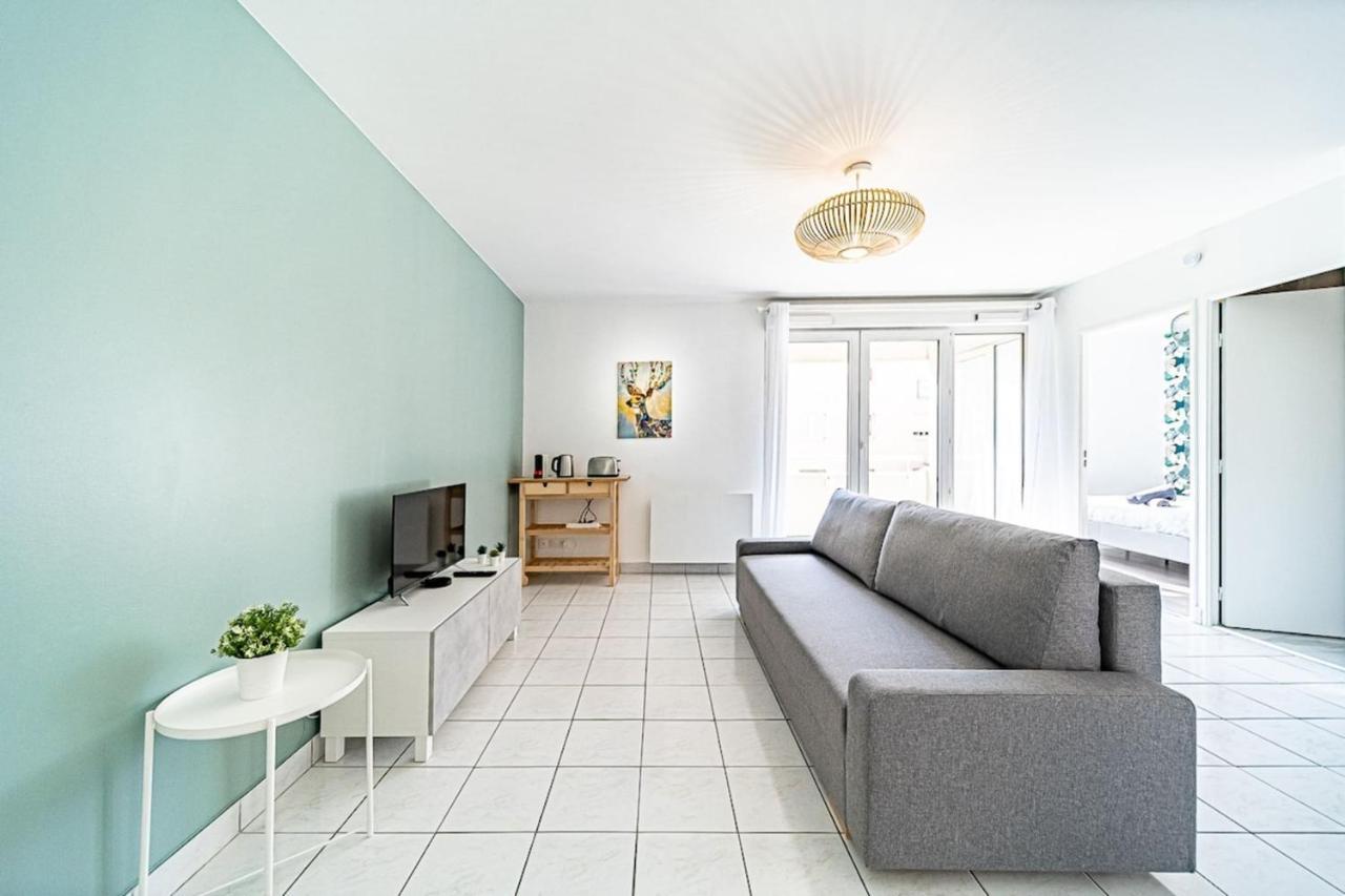 Appartement Cosy Avec Balcony And Garage-Charpennes فيليوربان المظهر الخارجي الصورة