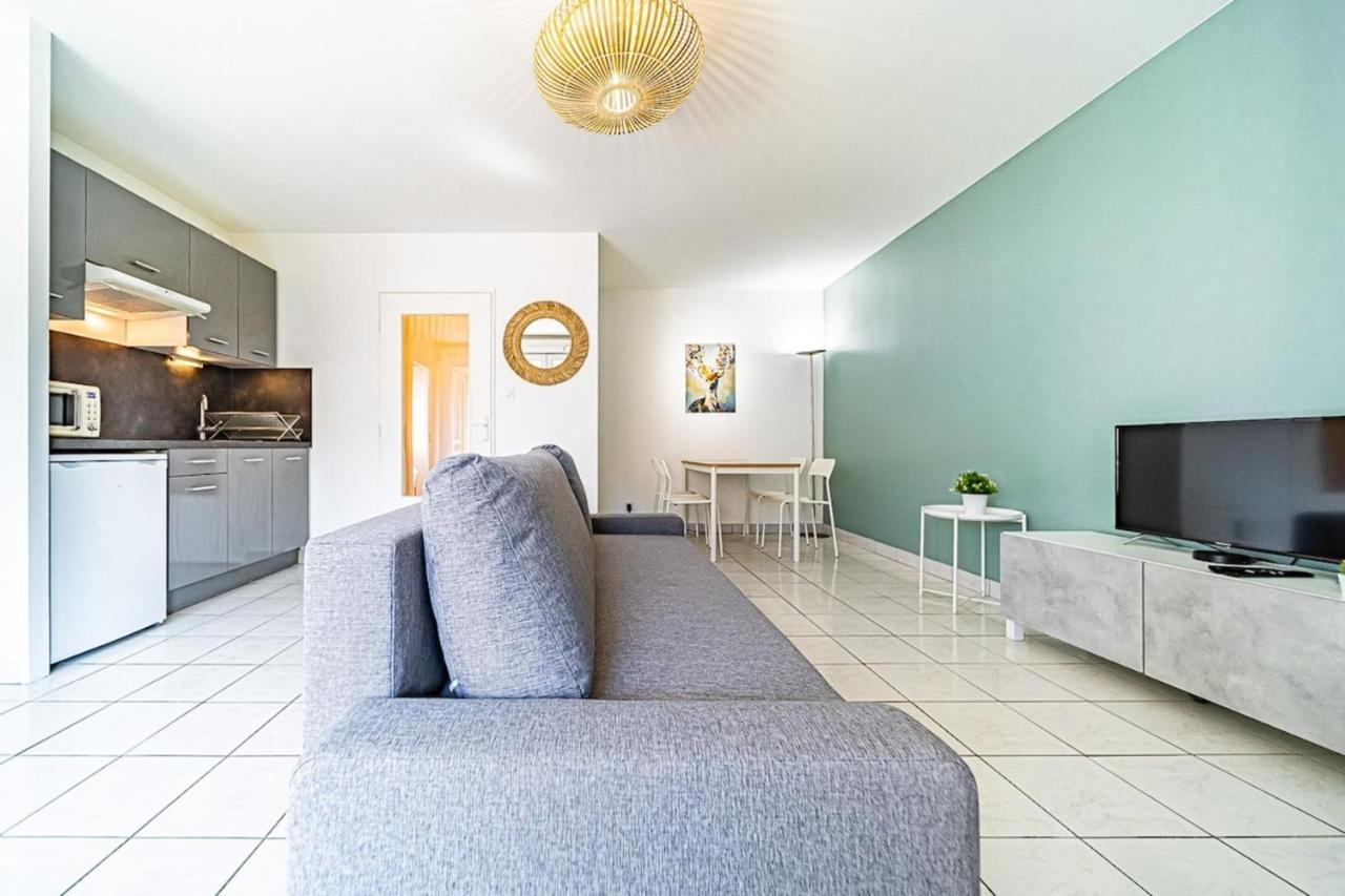 Appartement Cosy Avec Balcony And Garage-Charpennes فيليوربان المظهر الخارجي الصورة