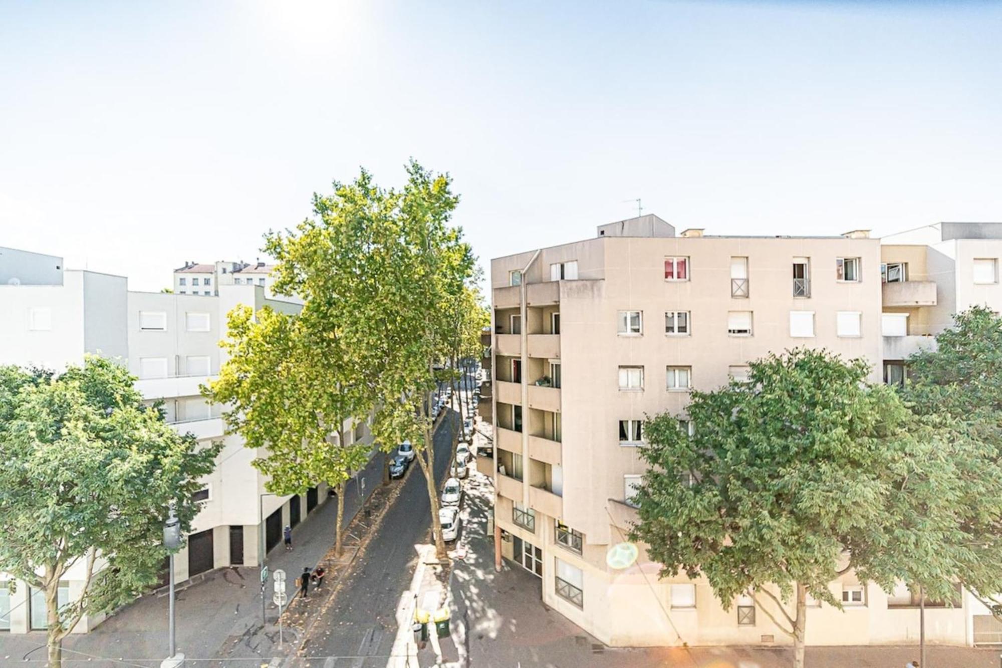 Appartement Cosy Avec Balcony And Garage-Charpennes فيليوربان المظهر الخارجي الصورة